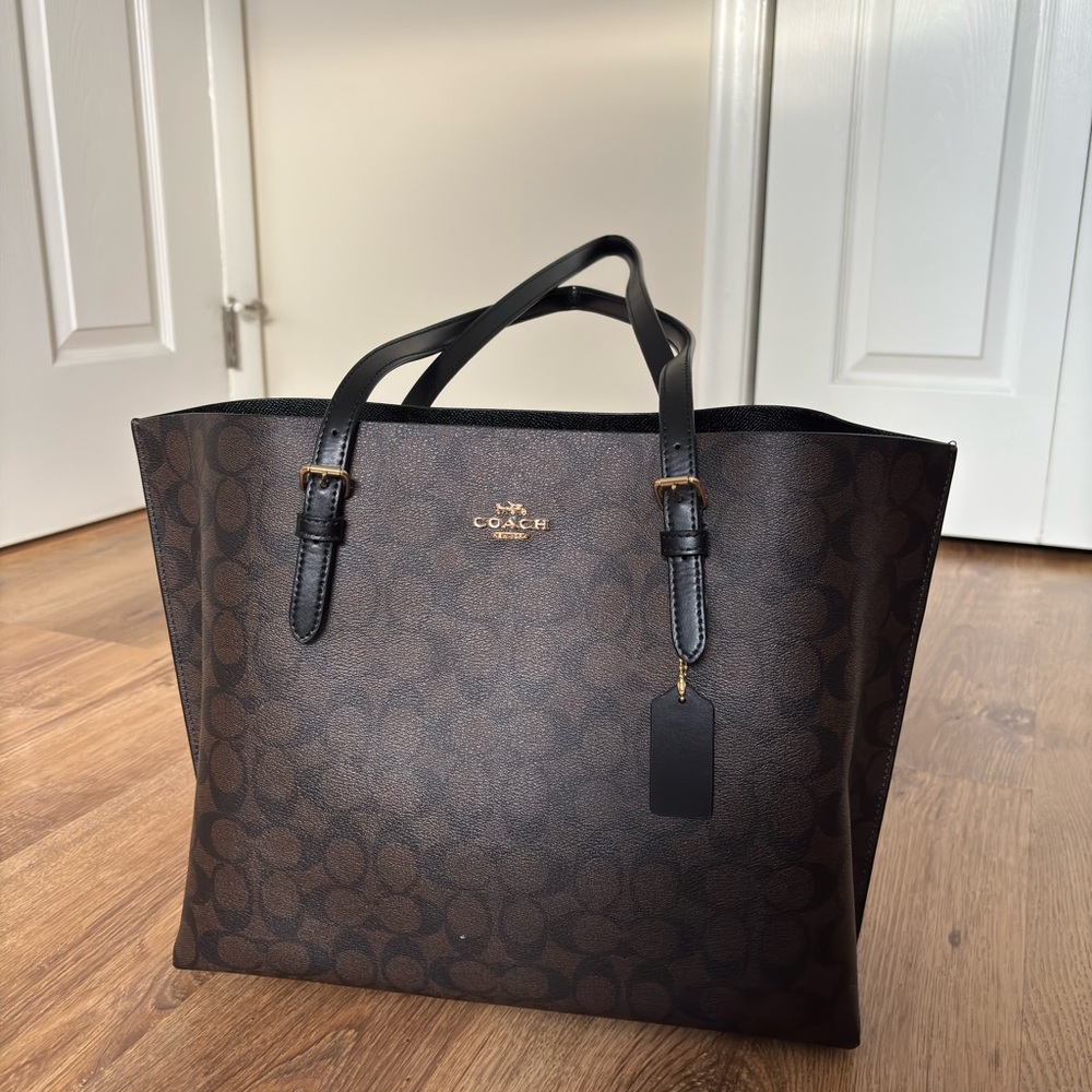 Coach Mollie Tote Bag In Signature
Canvas Black and Brown